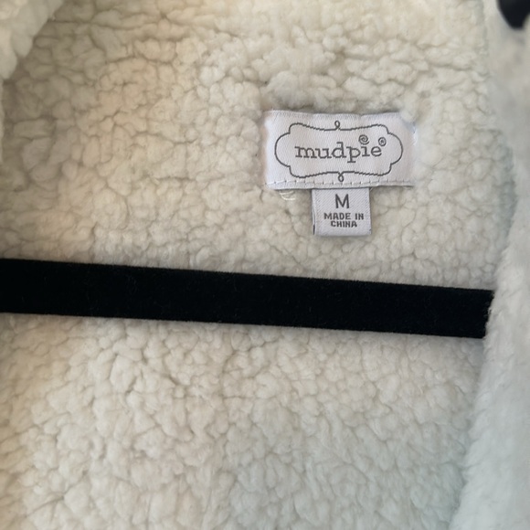 Black vest with fur inside - Picture 3 of 3